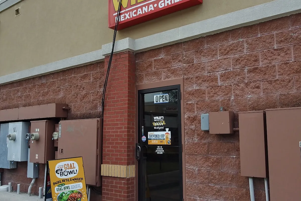 Willy's Mexicana Grill & Howlin' Willy's photo 1