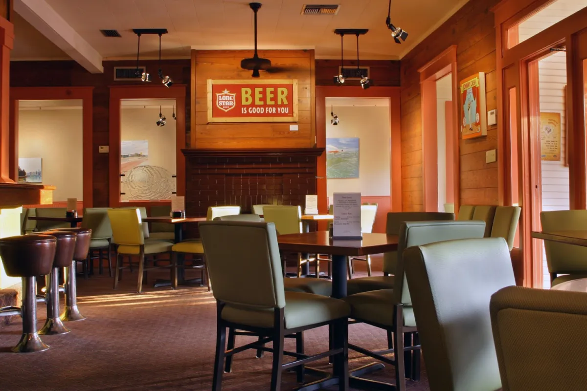 Hyde Park Bar & Grill photo 1