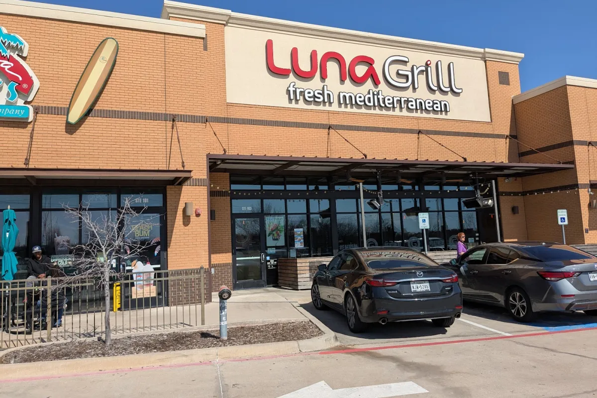 Luna Grill Mansfield photo 1