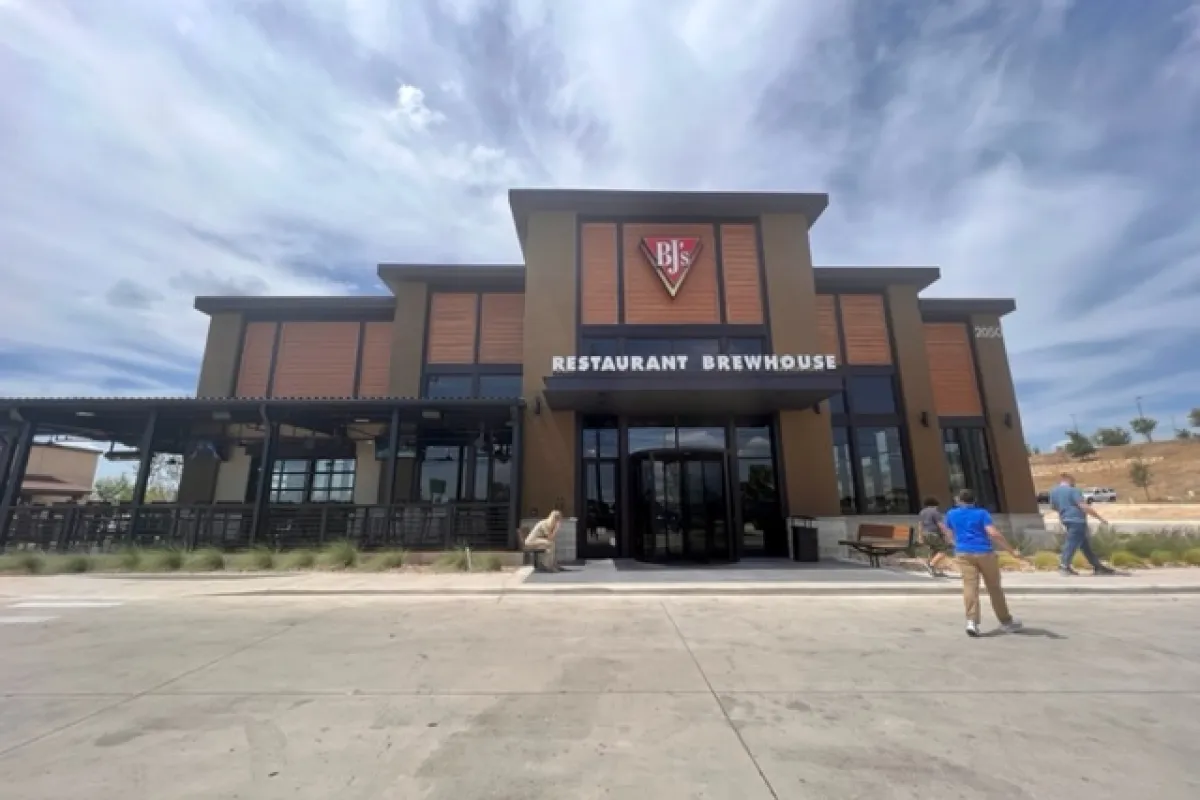 BJ's Restaurant & Brewhouse photo 1