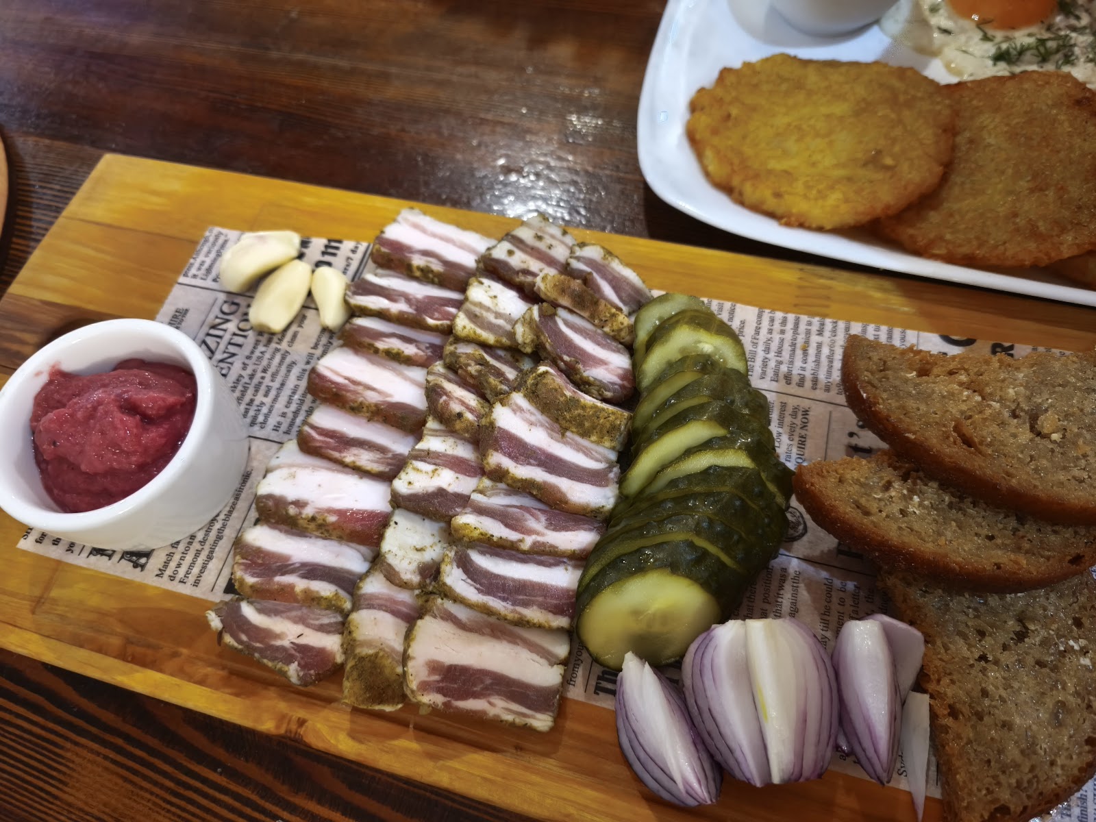 Pivnoy Bar "Sytyy Kum" photo 6