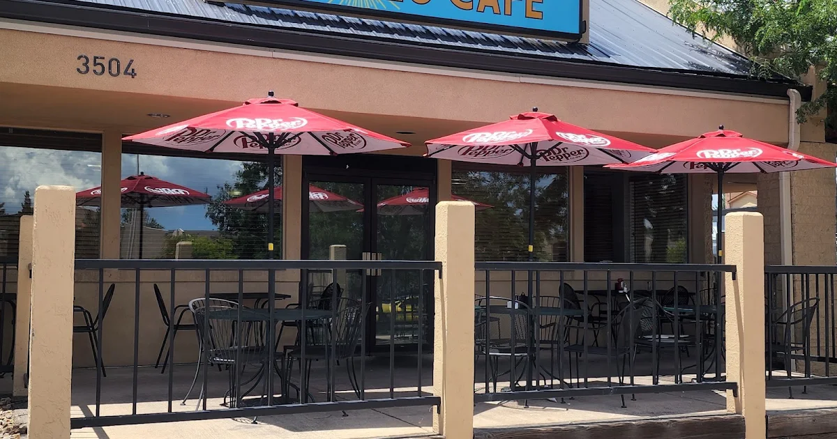 Wade's Cafe photo 1