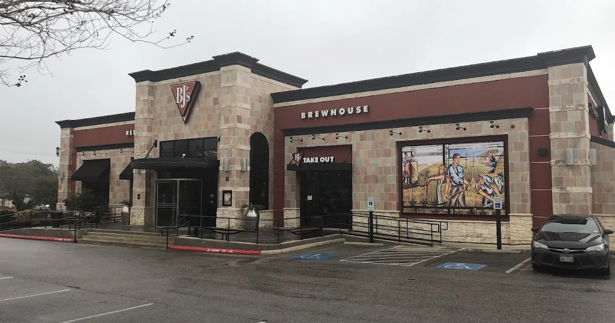 BJ's Restaurant & Brewhouse photo 1