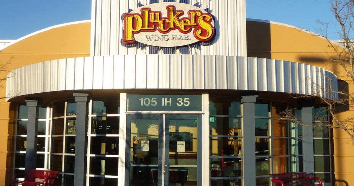 Pluckers Wing Bar photo 1