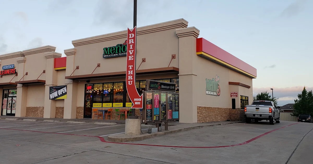 Menos Mexican Grill Clear Creek photo 1
