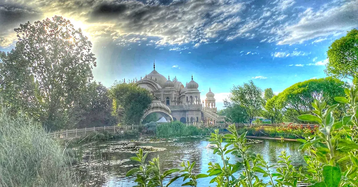 Shri Shri Radha Krishna Temple photo 1