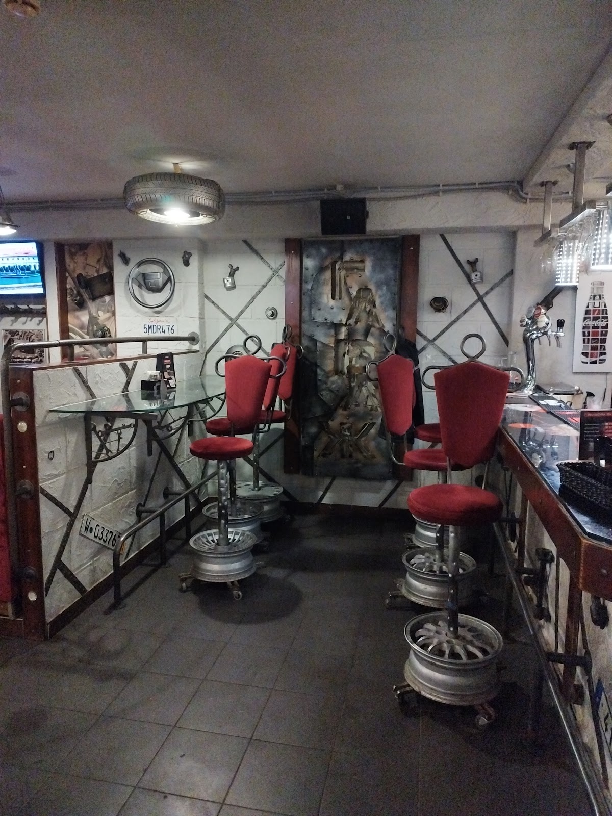 Garage caffee photo 8