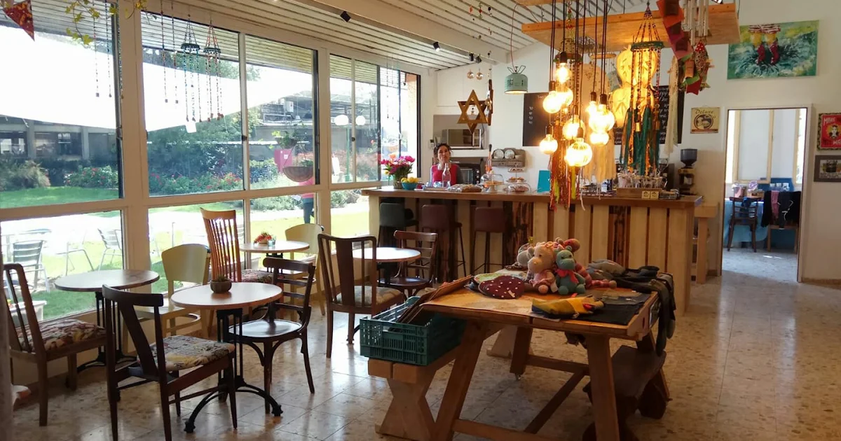 Blooma - Local Art & Coffee photo 1