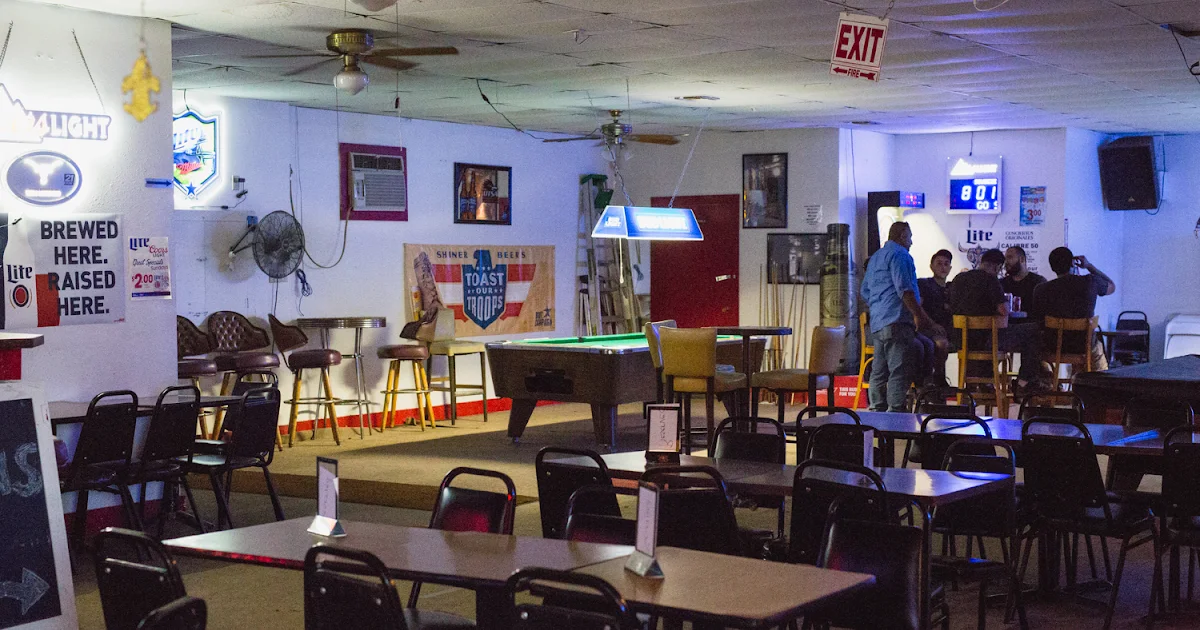 Squeeze Inn Sports Bar & Club photo 1