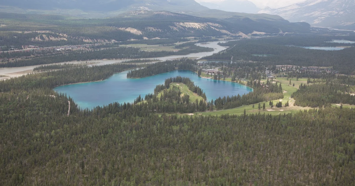 Lac Beauvert photo 1