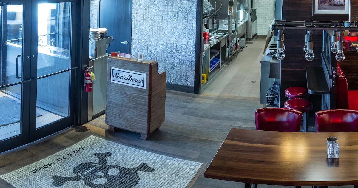 Browns Socialhouse Medicine Hat photo 1