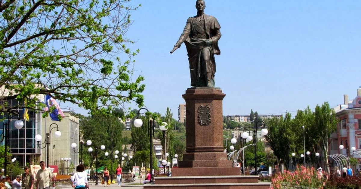 Monument to Count Vorontsov photo 1