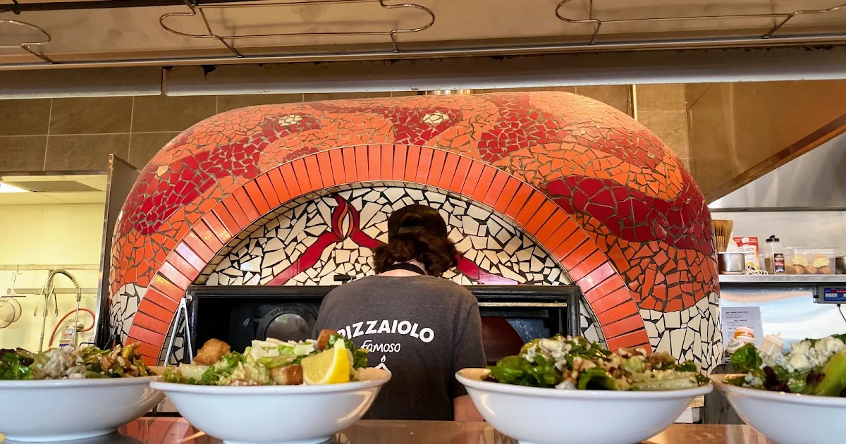 Famoso Italian Pizzeria - Sherwood Park photo 1