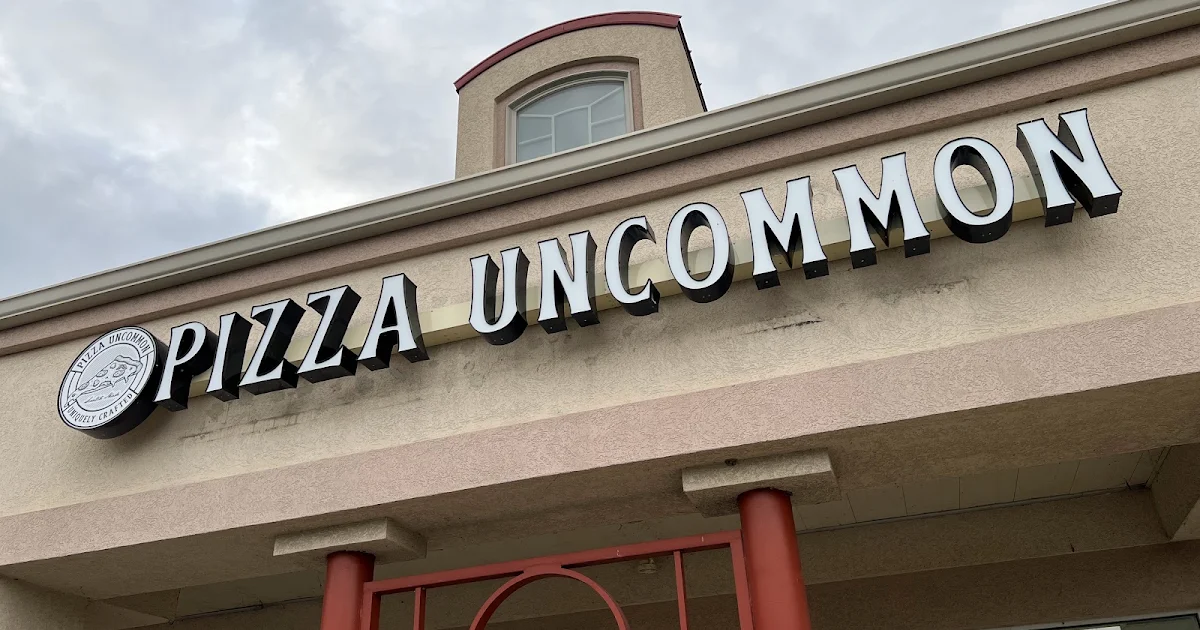 Pizza Uncommon photo 1