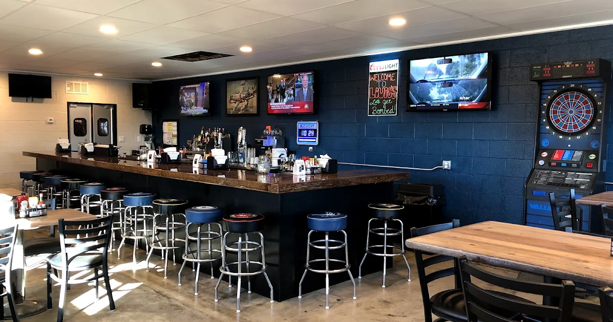 Louie’s Bar & Grill photo 1