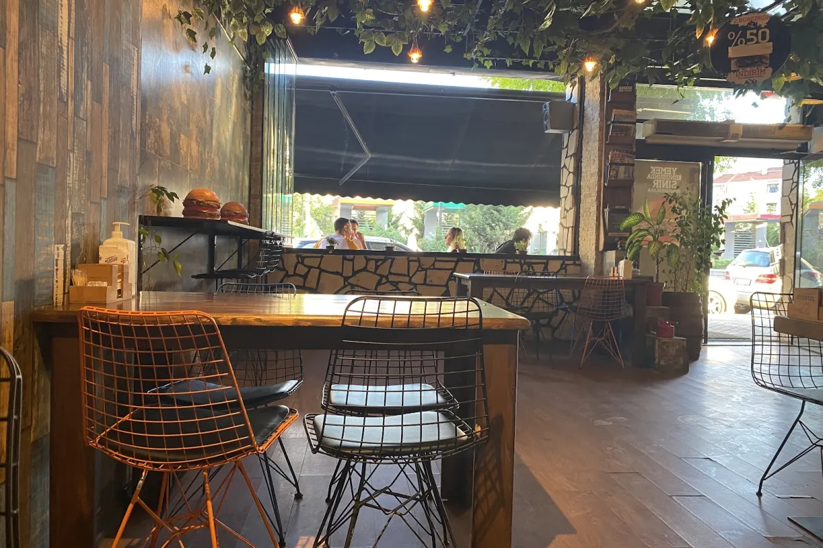 Etevim Cafe & Burger photo 1