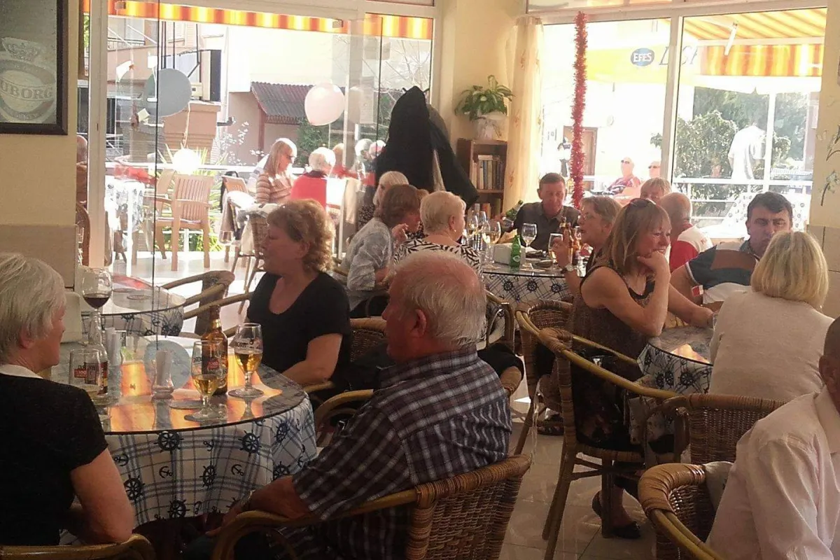 Ali's Cafe Bar photo 1