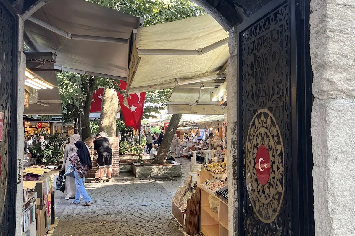 Sahaflar Bazaar photo 1
