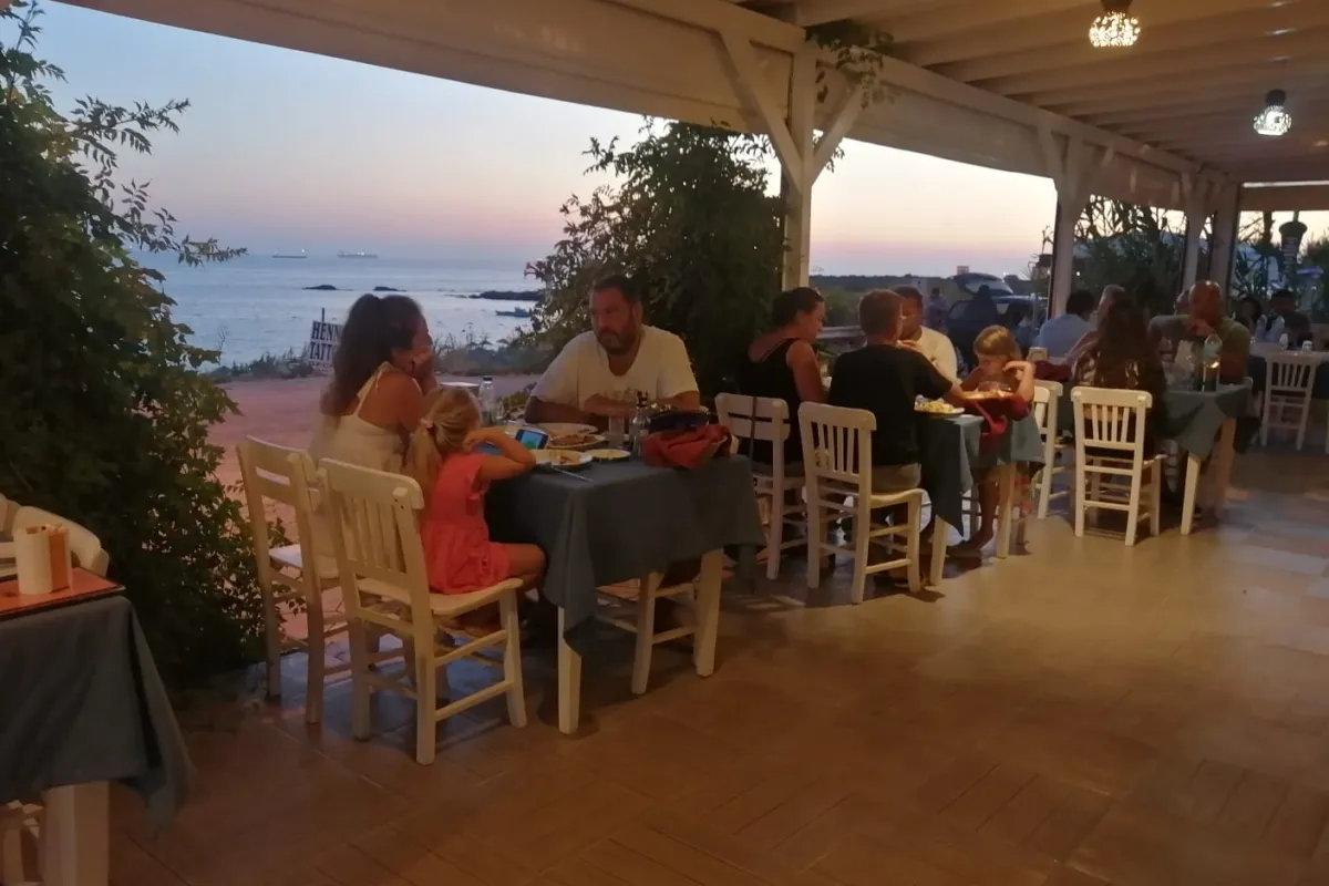 Thenes Restoran photo 1