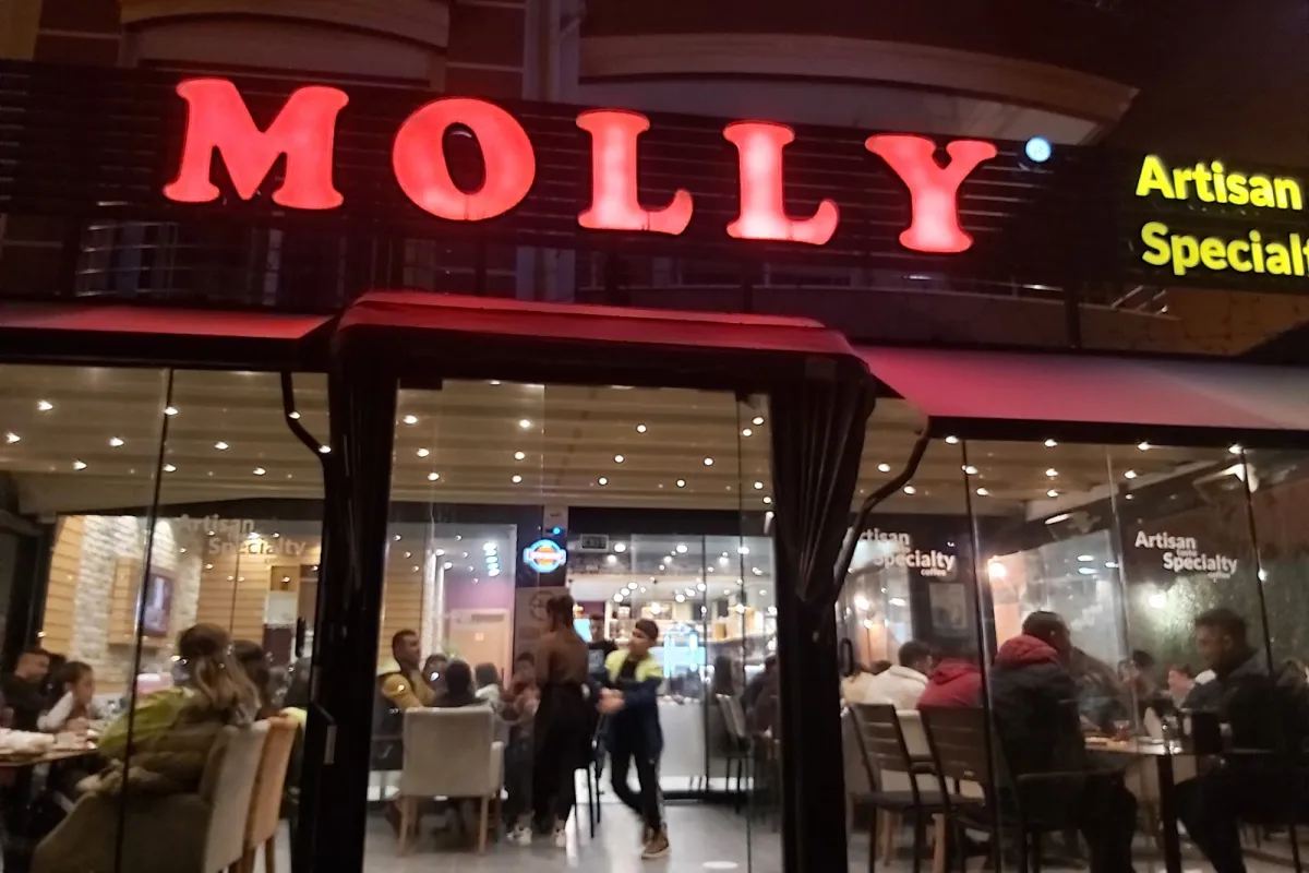Molly Cafe photo 1