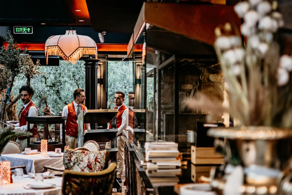 Tola Restaurant photo 1