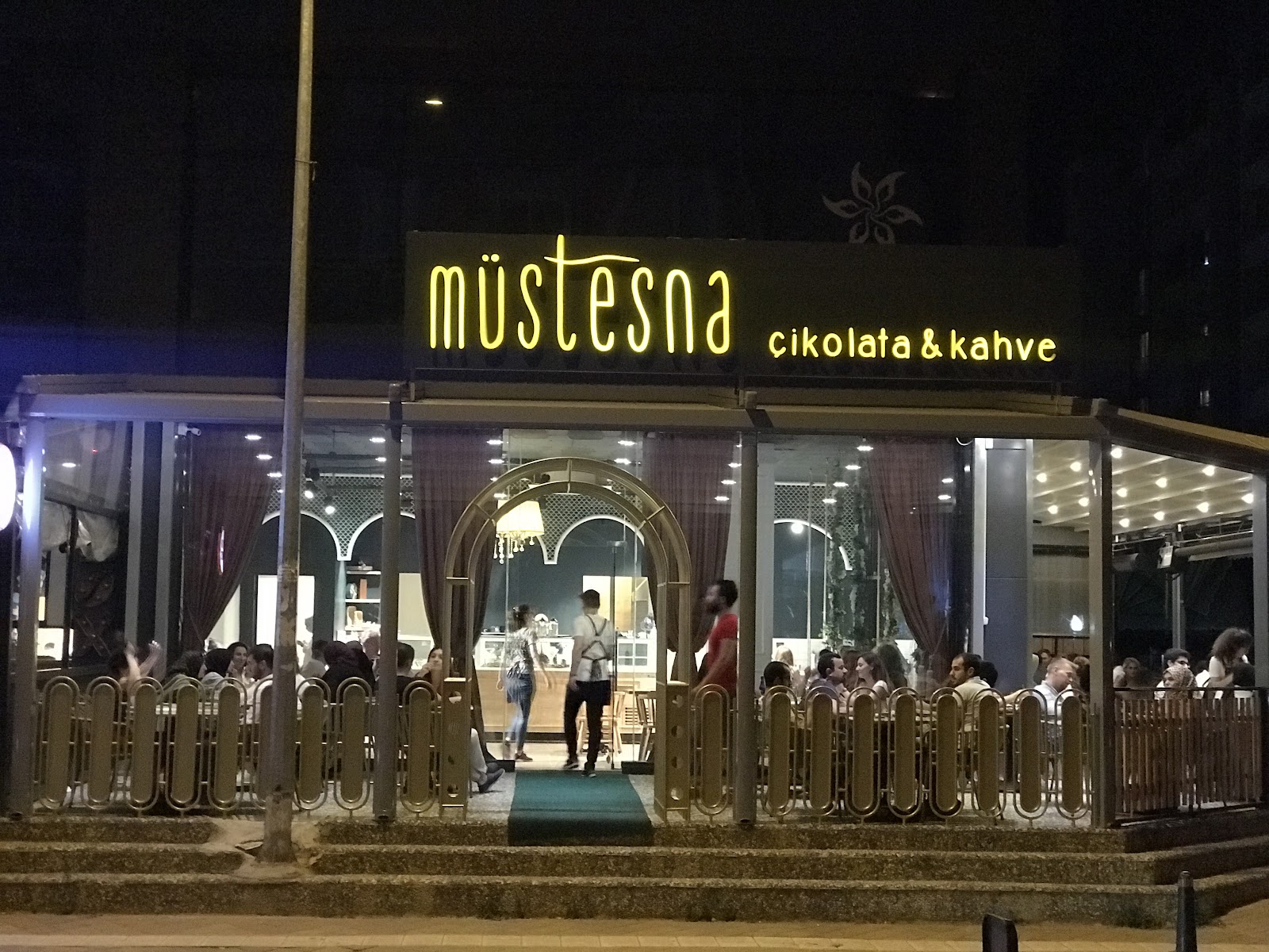 Müstesna Çikolata & Kahve photo 9