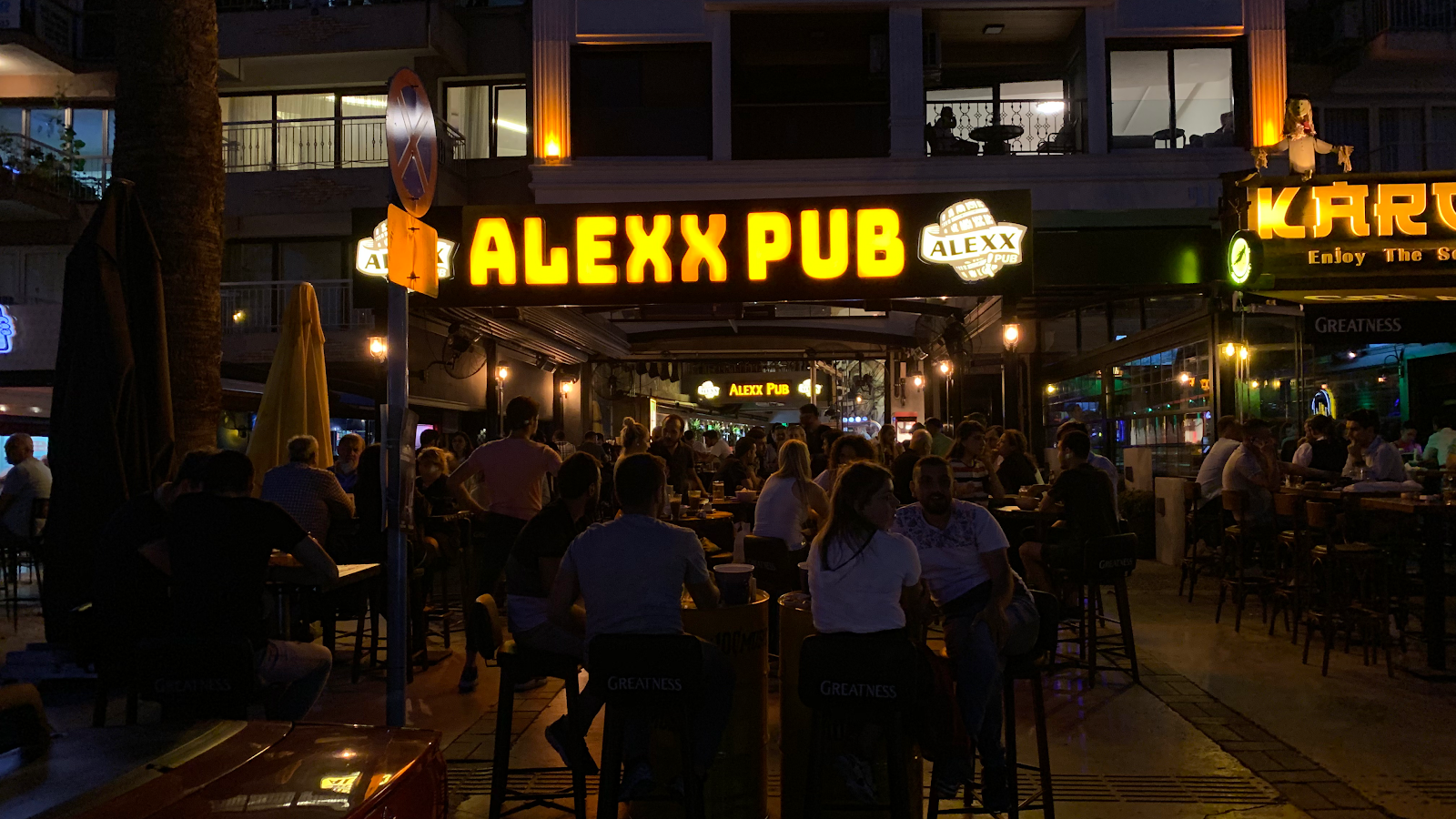 Alexx Pub photo 1