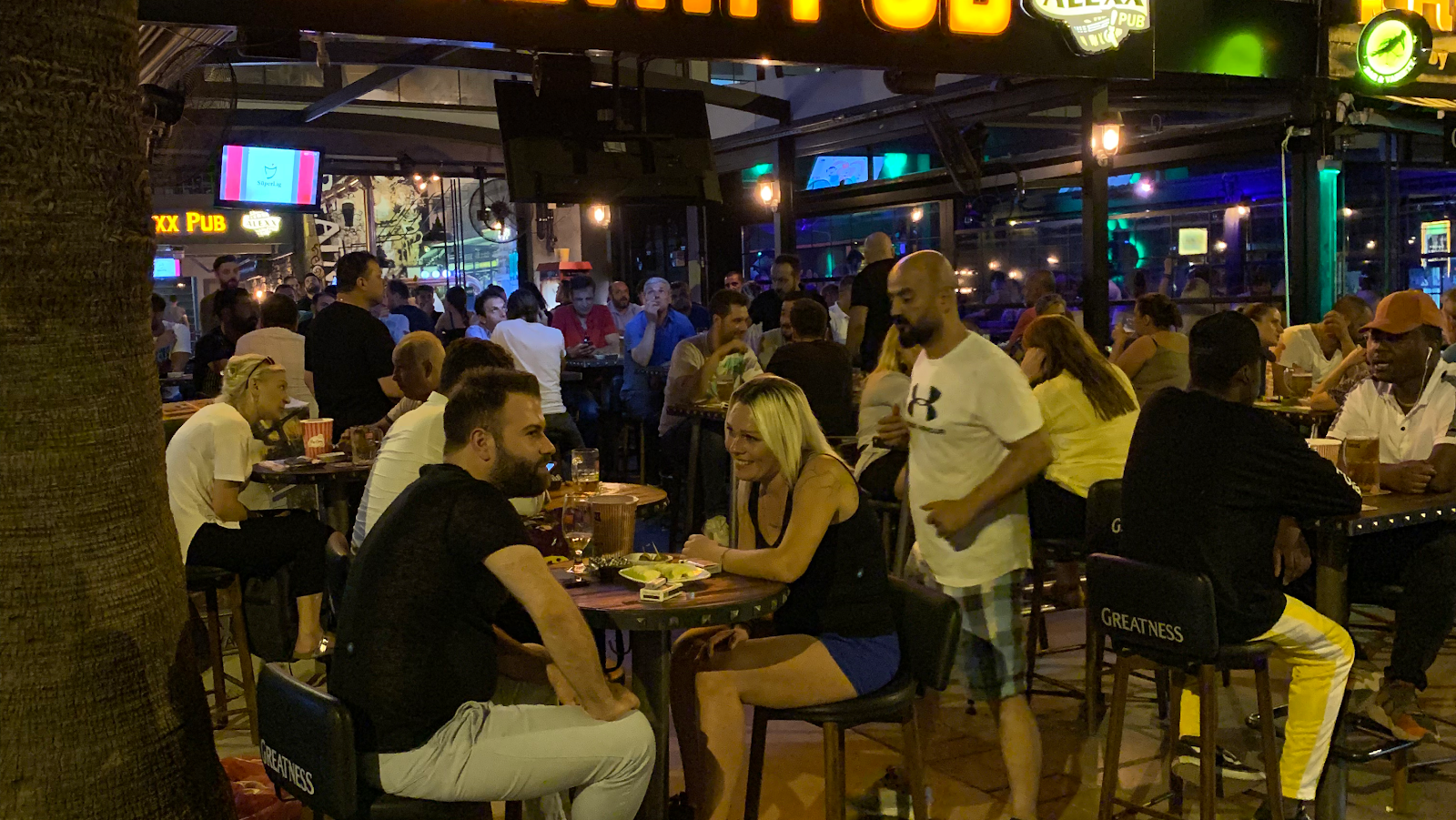 Alexx Pub photo 7
