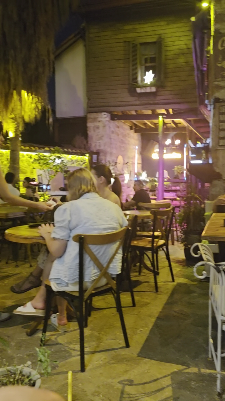 Old House Hostel & Pub photo 2