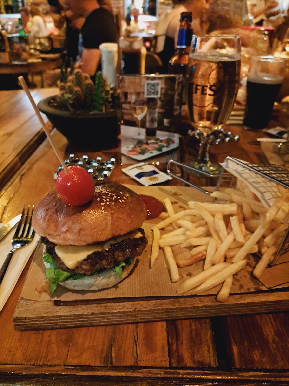 Old House Hostel & Pub photo 4