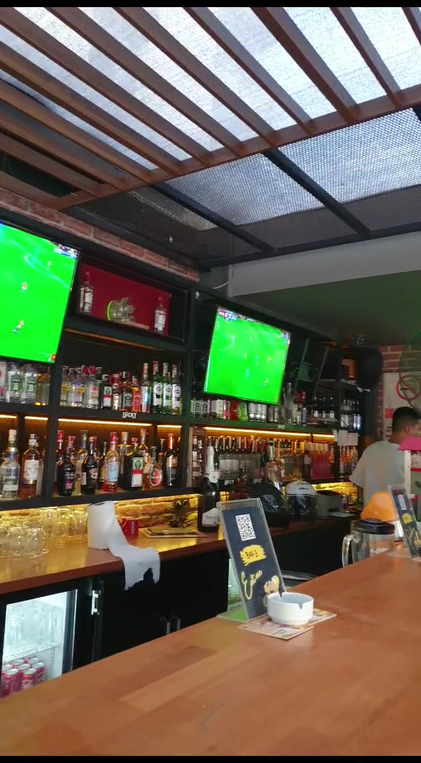 Lucky Sports Pub photo 9