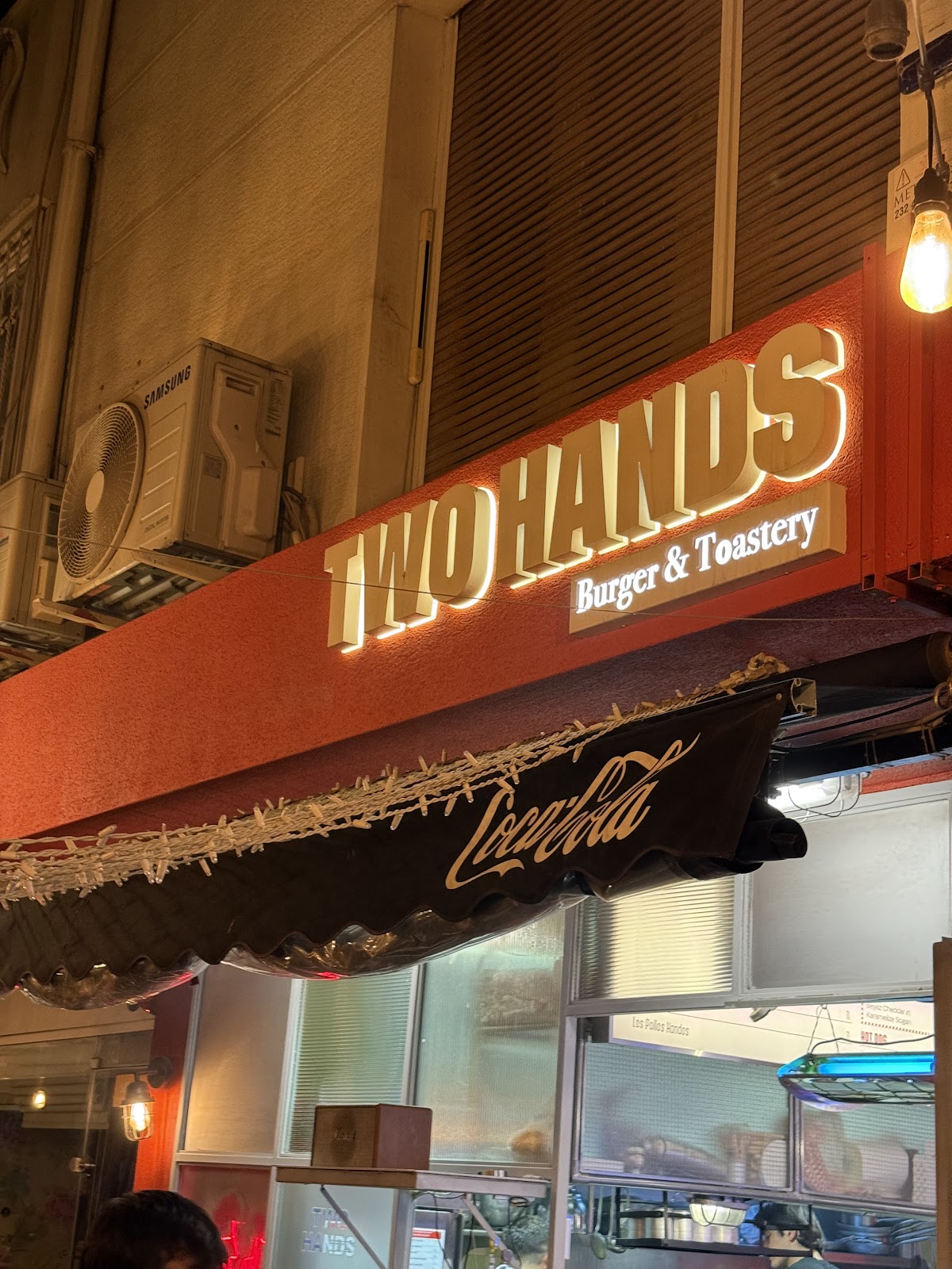 Two Hands Burger & Toastery photo 1