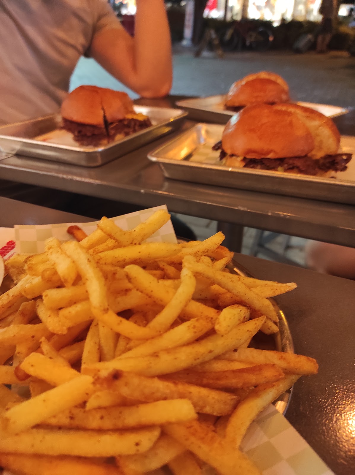 Two Hands Burger & Toastery photo 5