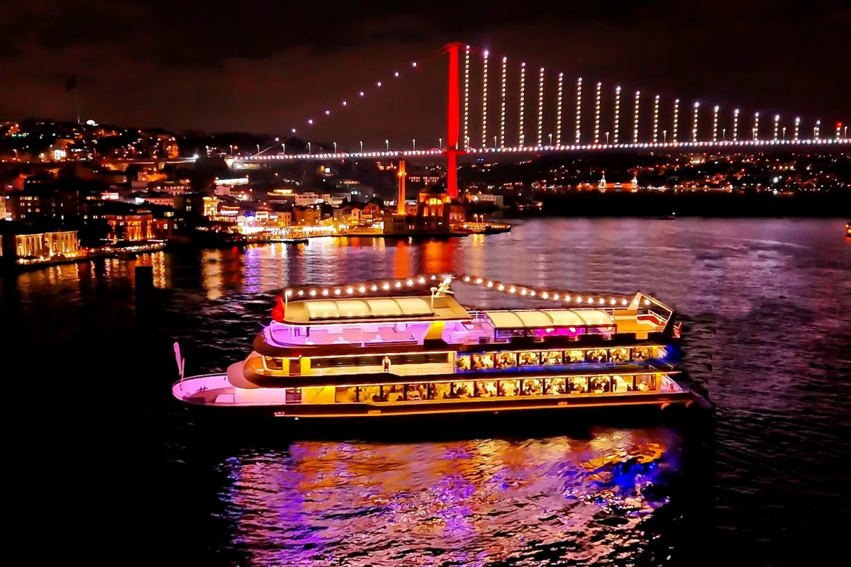 Mega Lüfer Yachts | Bosphorus Dinner Cruise İstanbul | Sunset & Daytime Tours photo 1