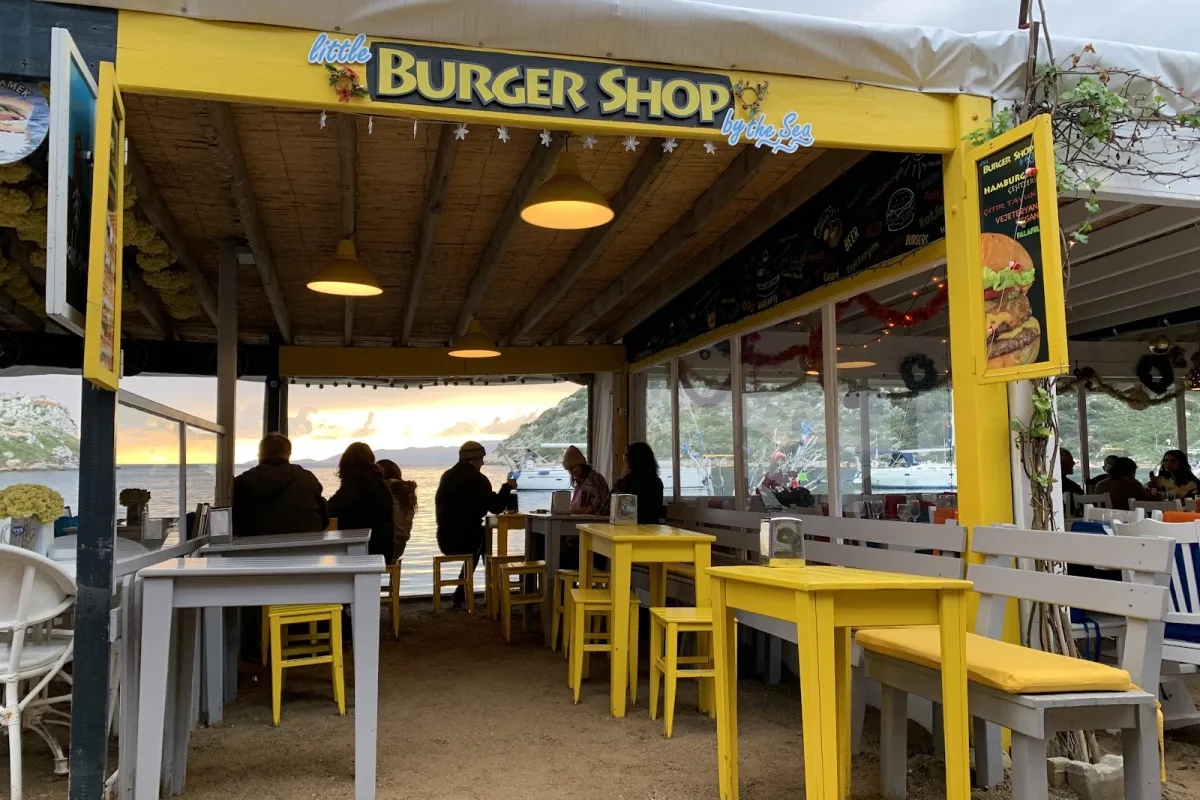 Little Burger Shop by the Sea photo 1