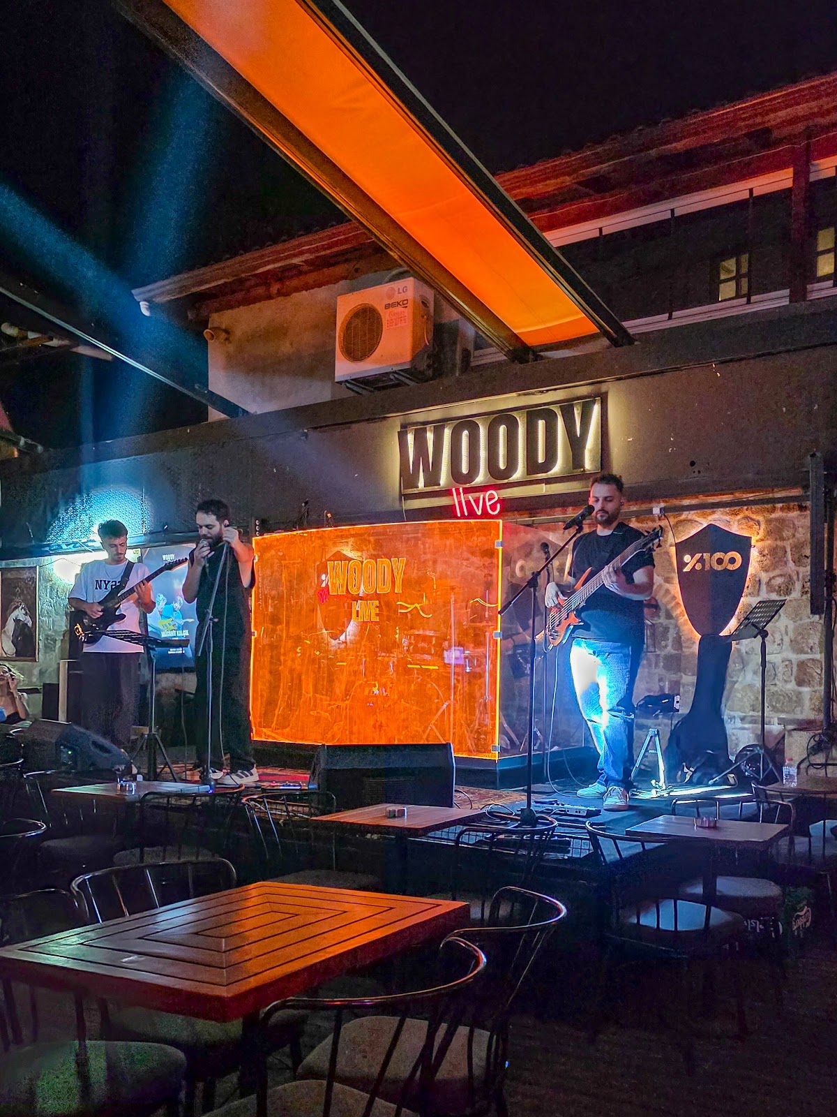 Woody Live photo 10