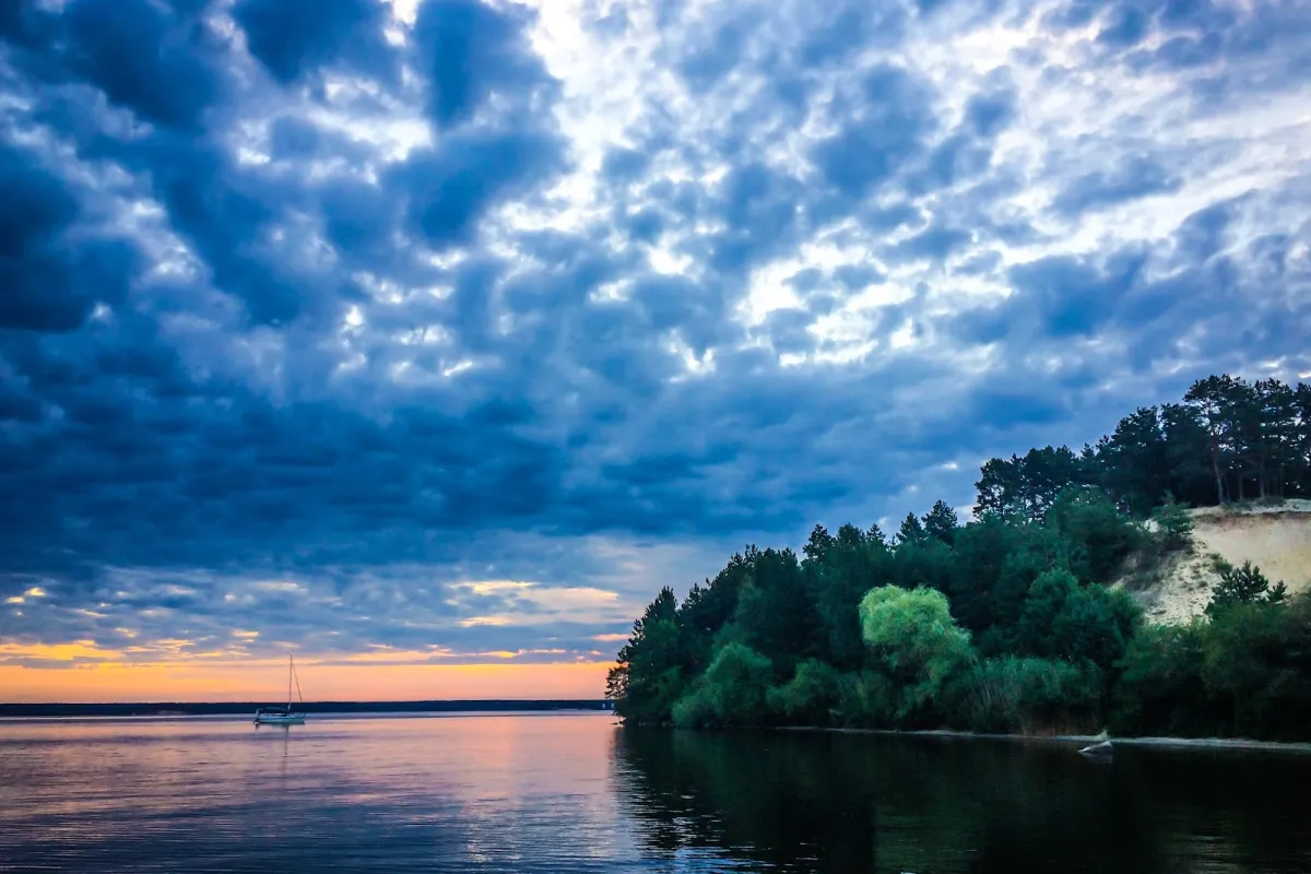 Kanivs'ke Reservoir photo 1