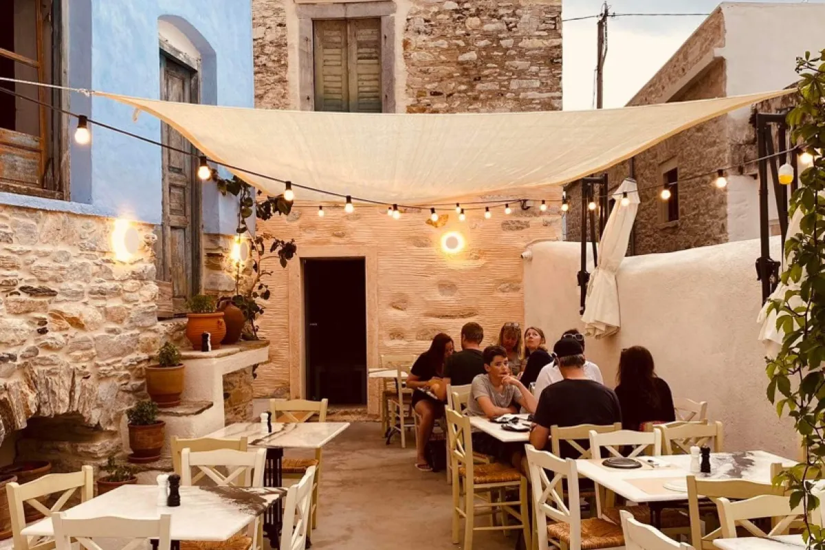 PARAVAS Traditional Tavern & Souvlaki photo 1