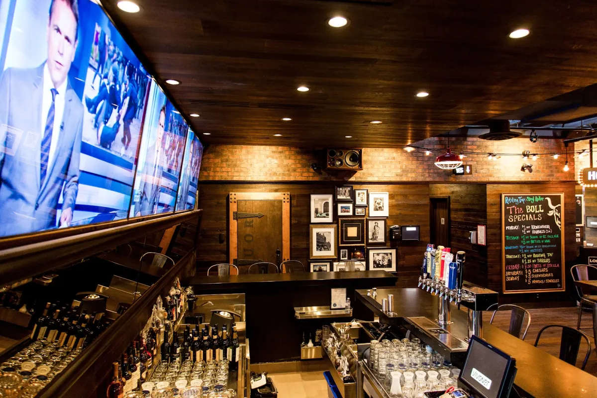 Browns Crafthouse photo 1