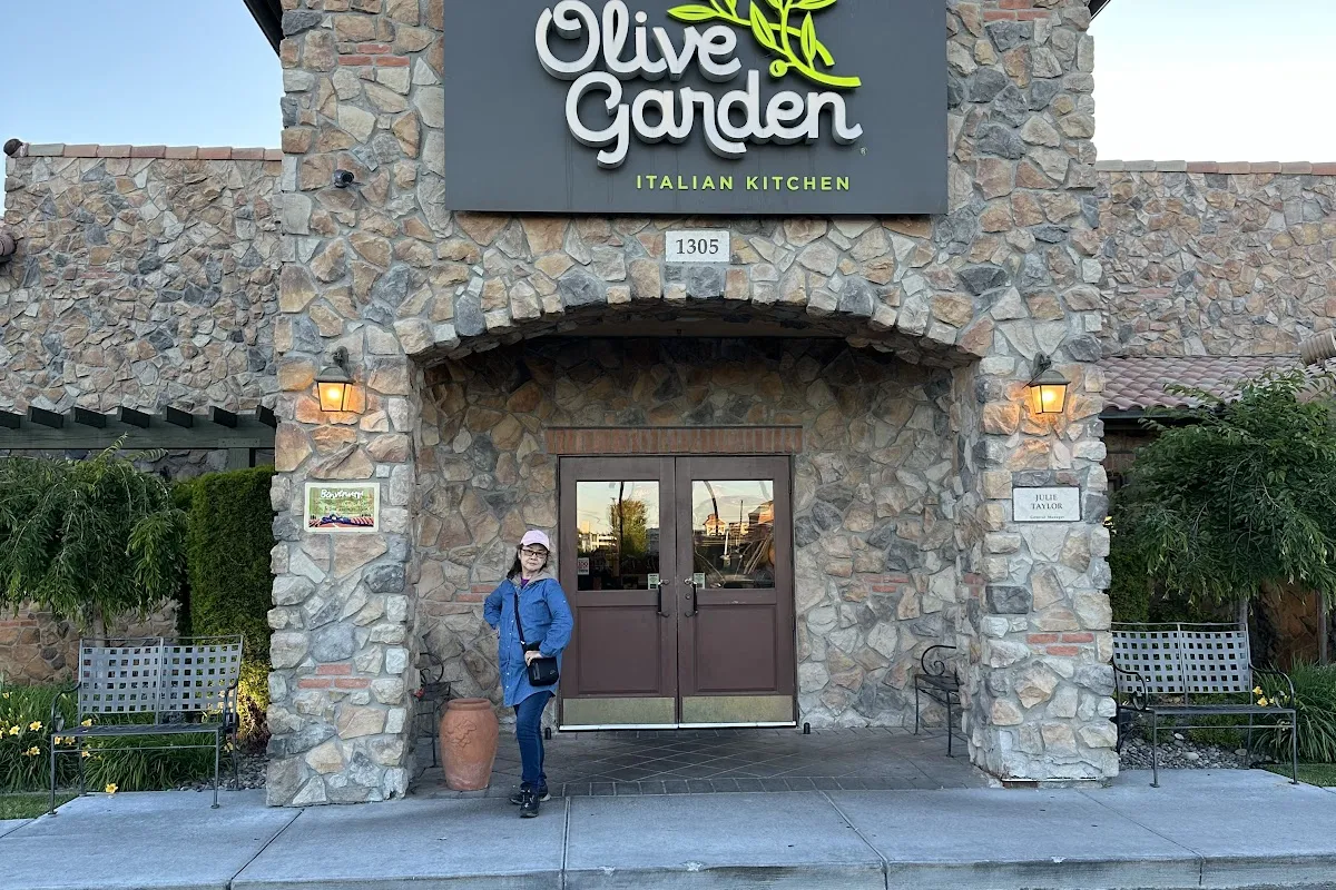 Olive Garden Italian Restaurant photo 1