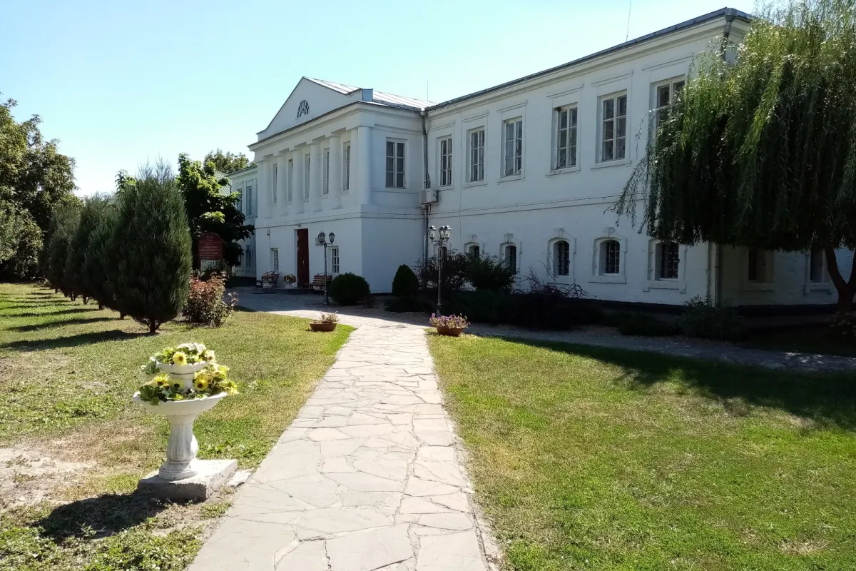 Ataman Efremov Compound photo 1