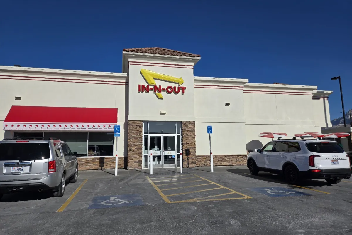 In-N-Out Burger photo 1