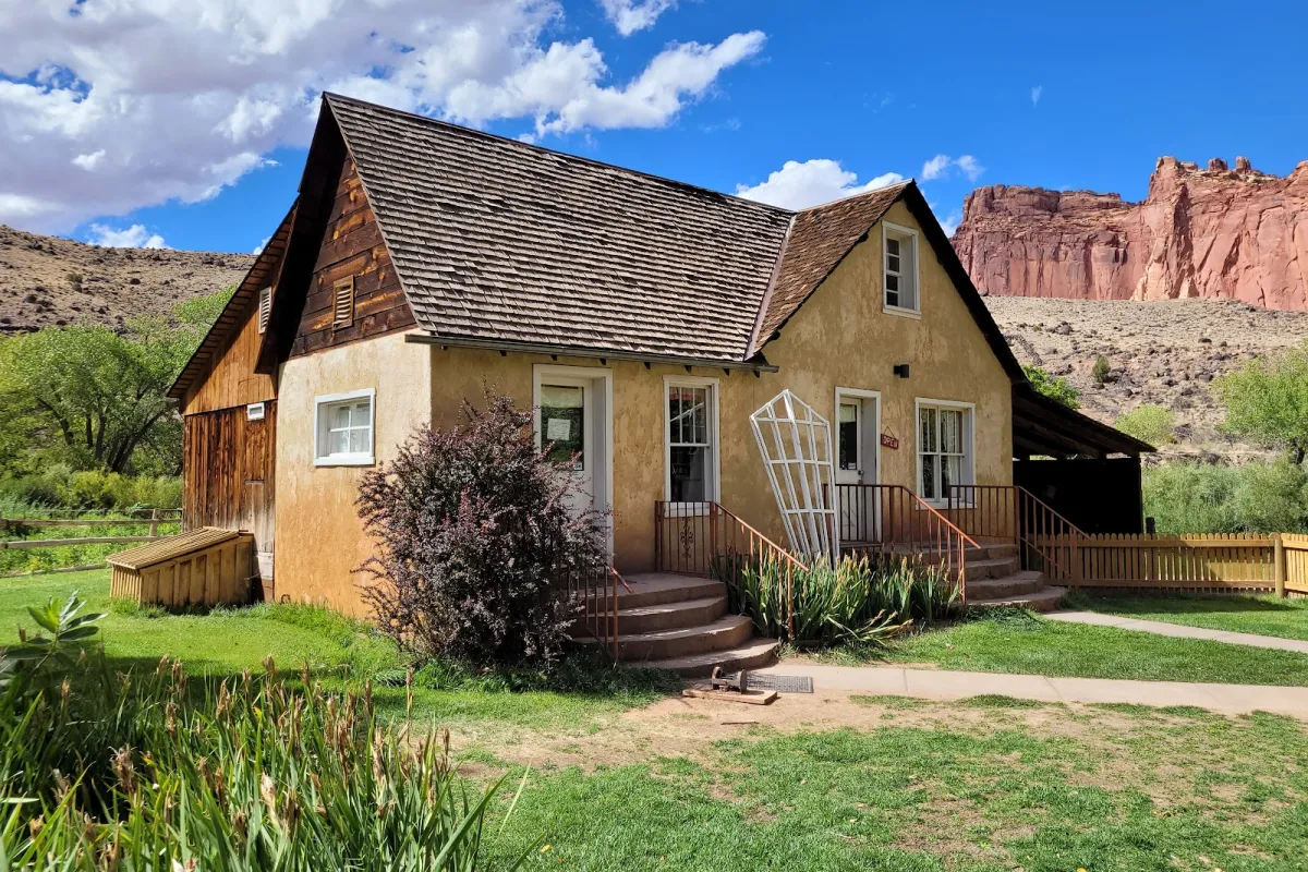 Gifford Homestead photo 1