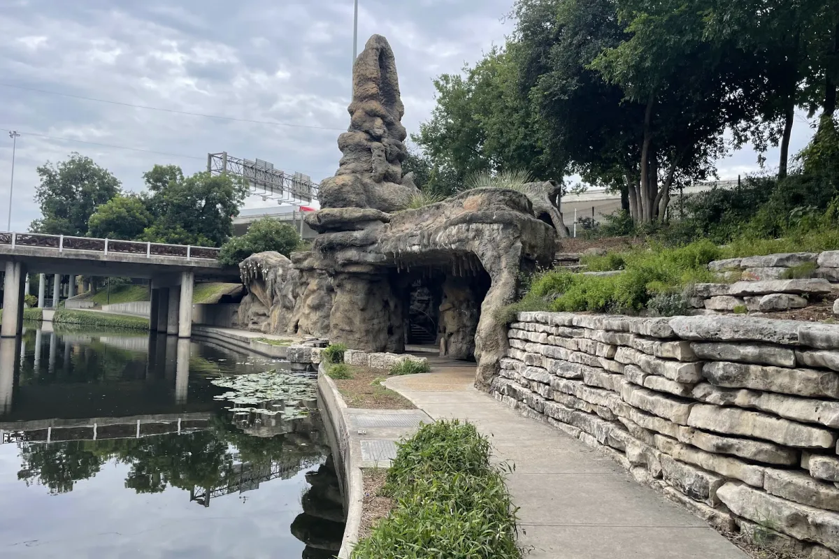 The Grotto photo 1