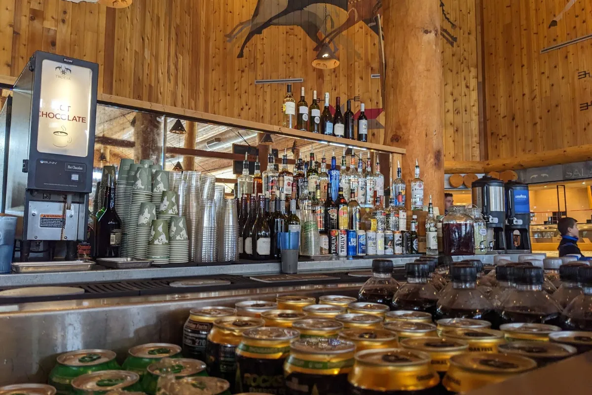 Two Elk Lodge photo 1