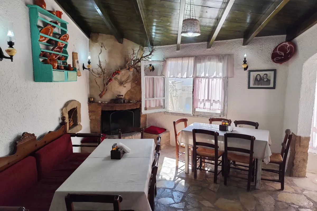 ΤΟ ΣΤΕΚΙ ΤΟΥ ΧΟΧΛΙΟΥ, ΤΑΒΕΡΝΑ, ΚΡΙΑΡΗ photo 1