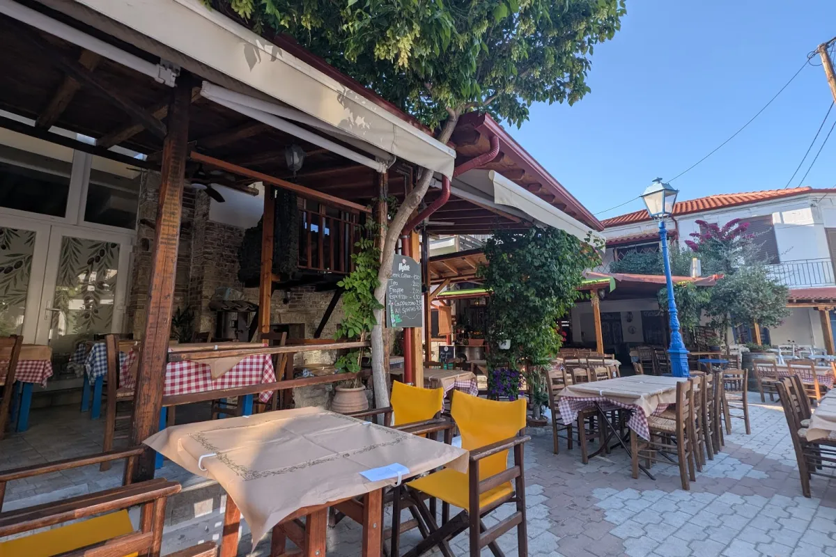 Makis Tavern photo 1
