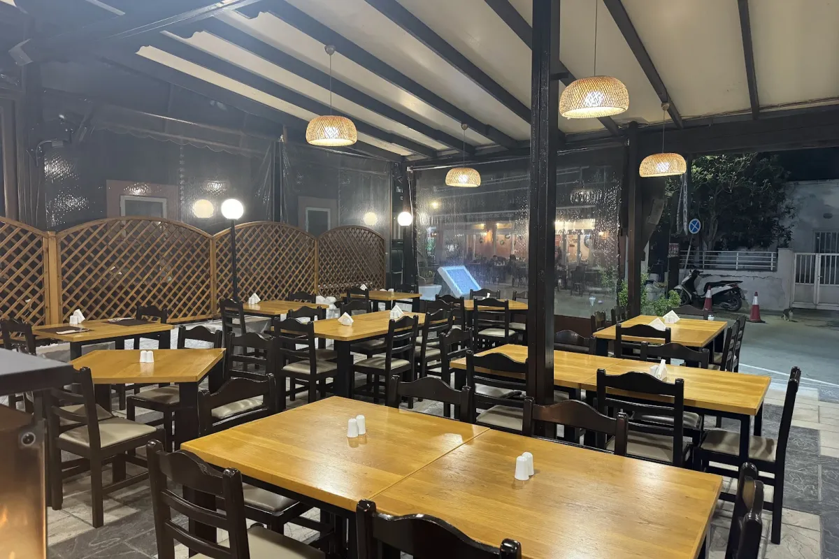 Roulas Restaurant photo 1
