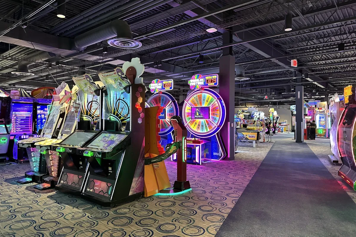 Round1 Bowling & Arcade - Sandy photo 1
