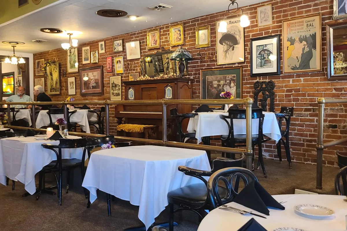 Petit Paree Restaurant & Lounge | French Steakhouse photo 1